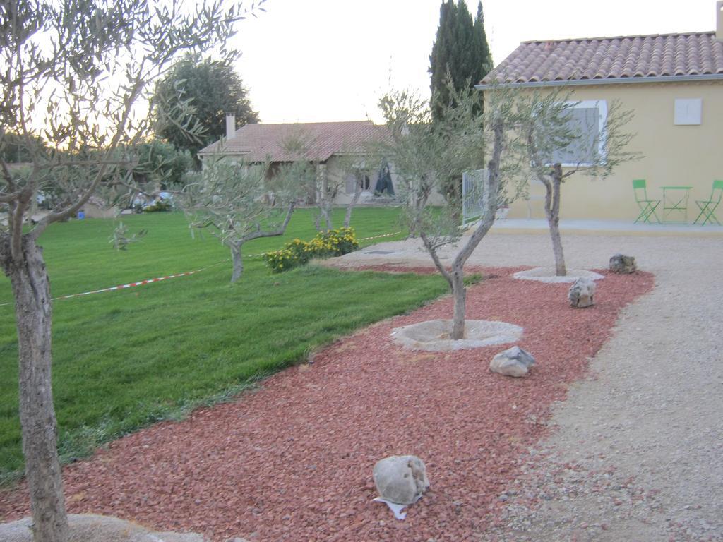 Villa Le Jardin Des Tourterelles Robion en Luberon Exterior foto